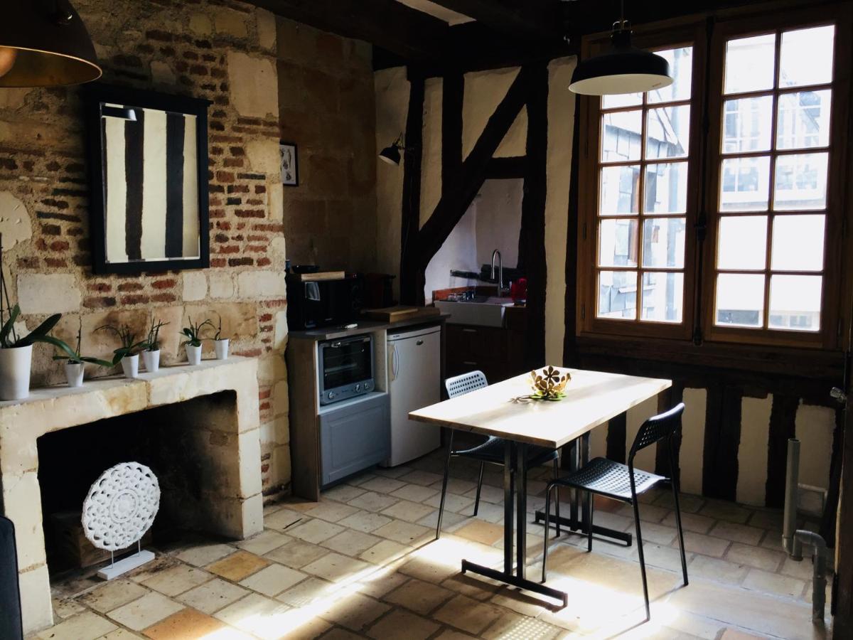 Appartement Dans Immeuble 15 Eme Siecles Vieux טור מראה חיצוני תמונה